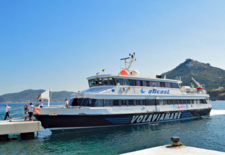 Schnellboote von San Marco nach Amalfi, Positano, Capri und ins Südcilento