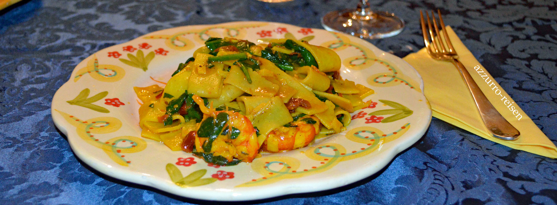 frische Pasta mit Krabben und Spinat