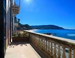 Panoramablick vom Balkon der Suite aufs Meer, dem Strand und Licosa