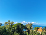 Panoramablick aufs Meer von der Terrasse