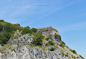 Einer von vielen Sarazenentürmen an der Cilentoküste