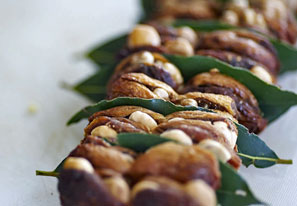 Ein Klassiker: getrocknete Feigen mit gerösteten Mandeln