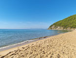 Der wunderbar lange Lago Strand
